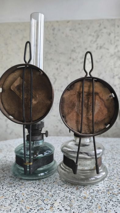 Komplet dwóch lamp, stara lampa naftowa z lusterkiem, zestaw