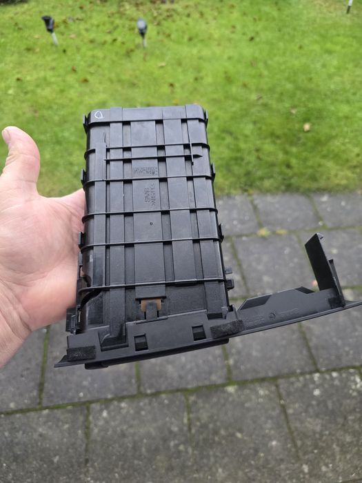 Uchwyt na kubek Saab 93 2008 Rok NR 12