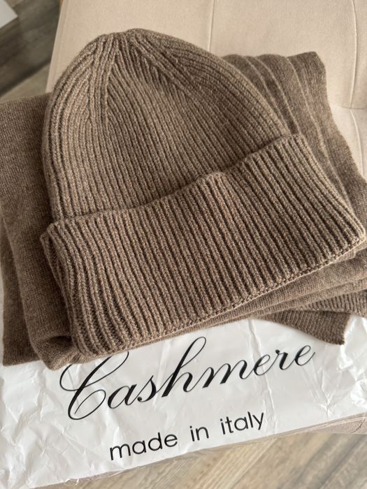 Нова жіноча шапка і шарф з кашеміром, Італія