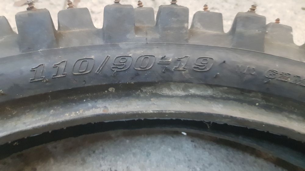 Opona z kolcami tyl tylnia zimowa cross enduro d755 dunlop 110/90-19