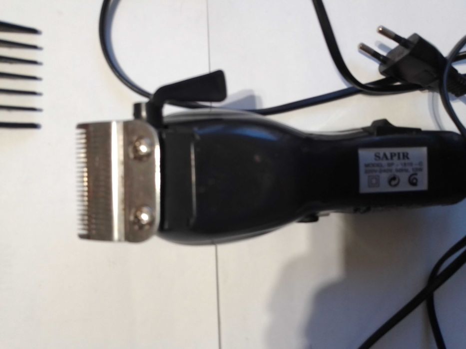 Машинка для стрижки SAPIR .  Бритва Спутник