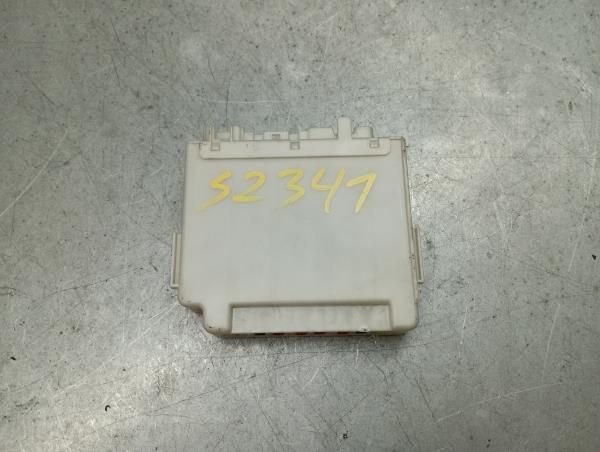 Módulo confort TOYOTA Yaris (_P13_)