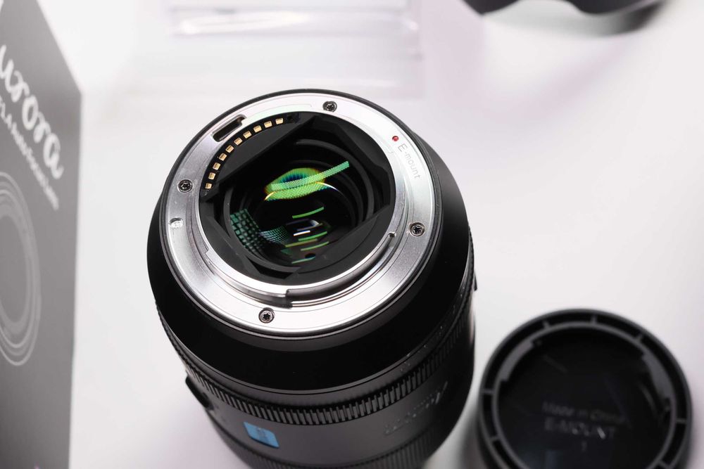 Объектив Sirui Aurora 35mm f1.4 E-mount