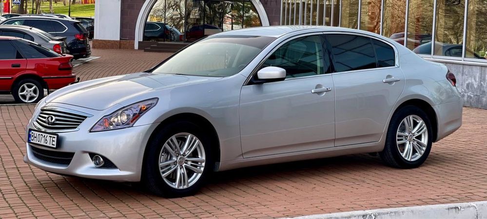 Infinity G25 2011 2.5 Бензин 4WD