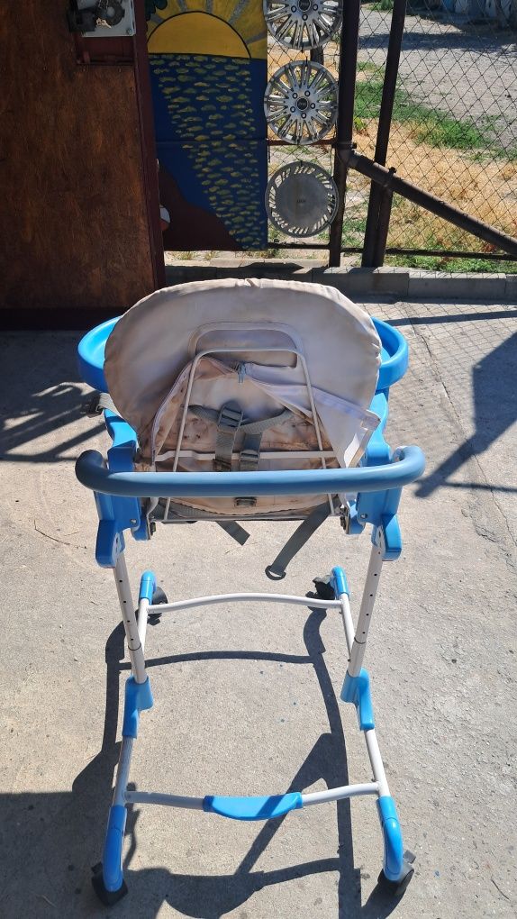 Продам детский столик для кормления