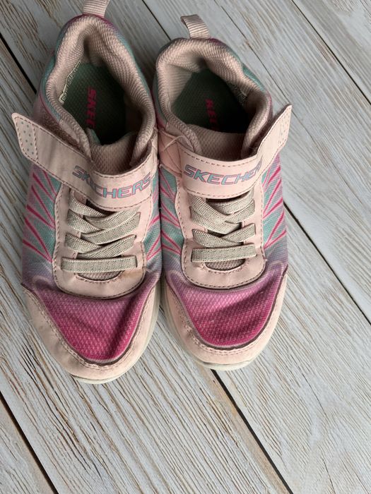 Кросівку на дівчинку Sketchers 32р