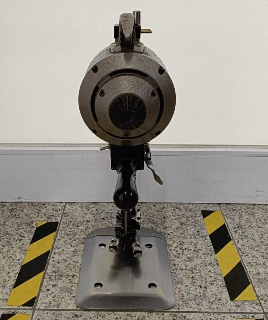 Máquina de corte têxtil - KM MACK KS-AUV 8"