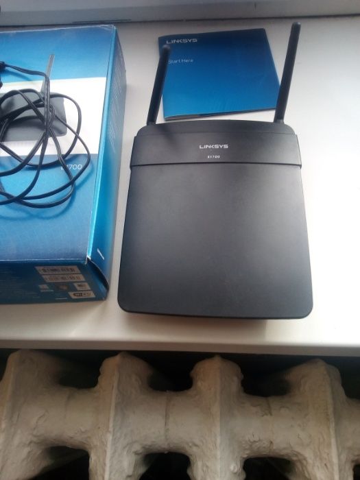 маршрутизатор Linksys E1700 (N300)