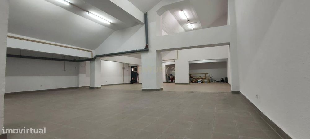 Armazém - 100m2 - Marvila - Metro da Bela vista