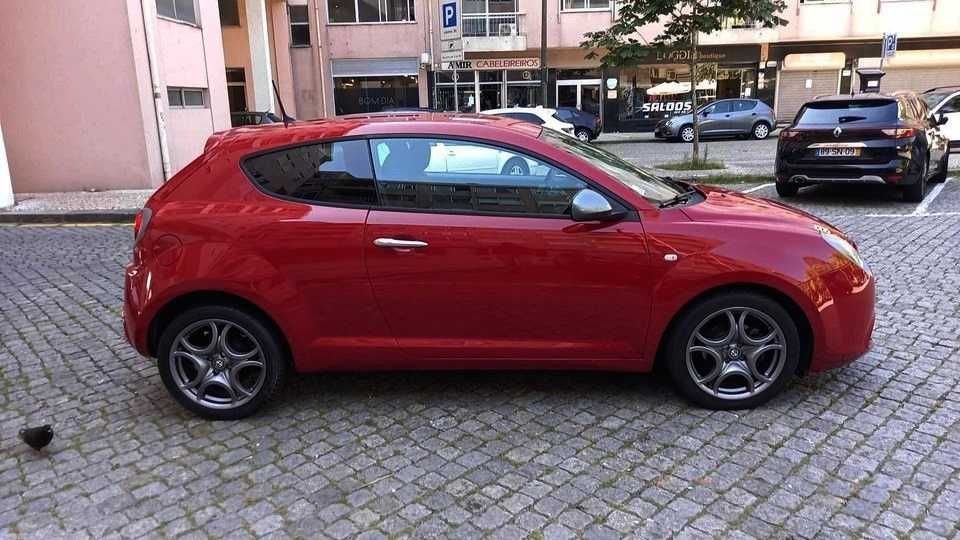 Alfa Romeo Mito 1.3JTDiesel  Nacional  5lugares  2015  impecavel