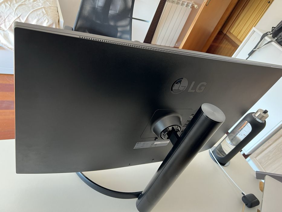 Monitor 32’ 4k - LG 32UR550