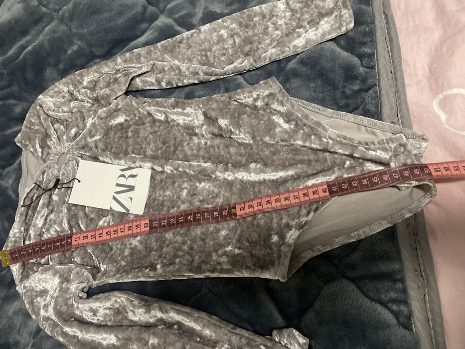 Оксамитове боді сірого кольору Zara