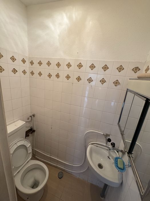 Aluga-se quarto casal