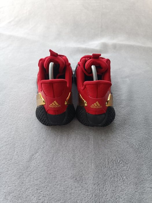 Женские кроссовки Adidas 4UTURE р37.5-38