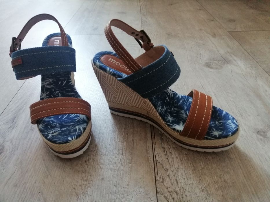 Buty na koturnie, sandały buty na obcasie 39