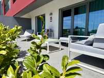 Apartamento T2 (uma suíte) com vista de mar, em condomínio de luxo