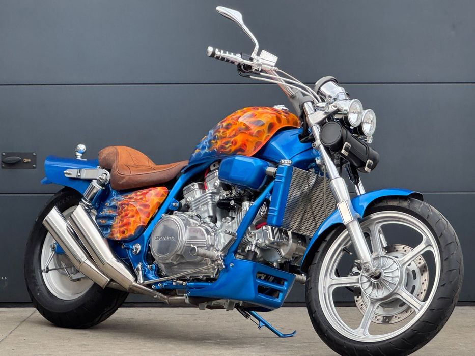 Honda VF 750 SUPER MAGNA // custom // aerograf // ghost rider // V4 //