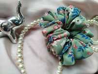 Gumka scrunchie szyfon zielona łąka
