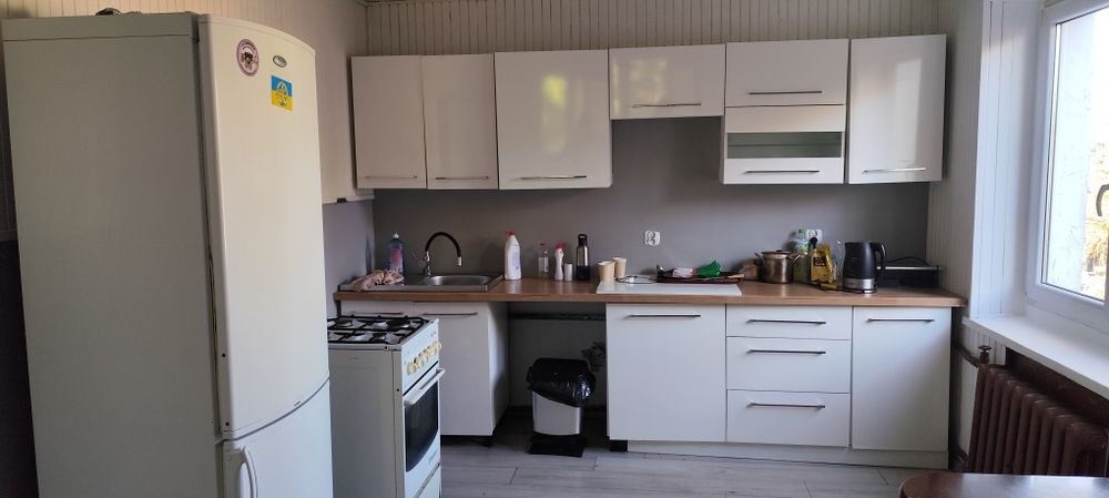 Wynajmę dla  1  lub 2 osob pokój z kuchnią, łazienką.