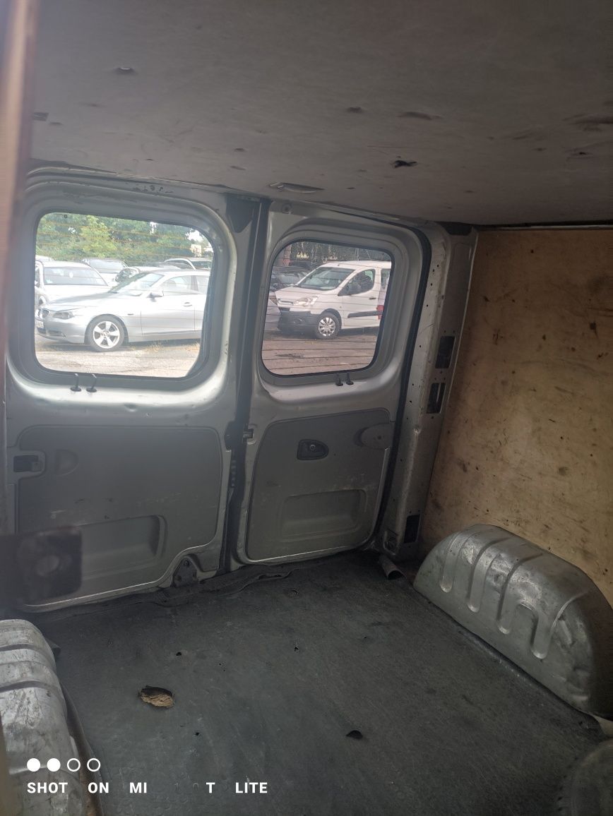 Renault Trafic 6 osobowy 2.0 diesel klima