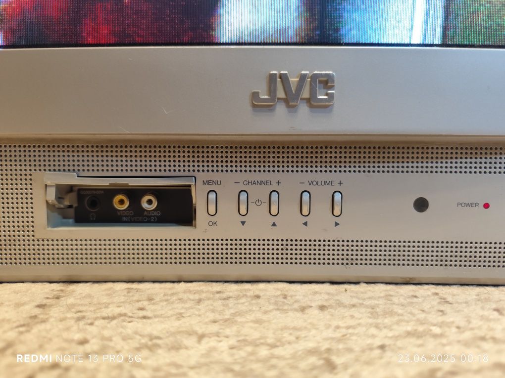 Телевизор JVC InteriArt AV-2104CE диагональ 21 дюйм (54 см)