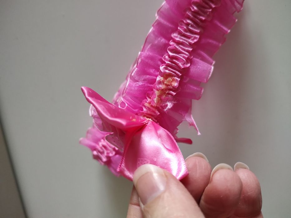 Śliczna różowa opaska na gumce dla księżniczki