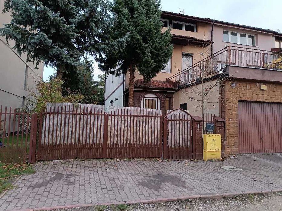 Duży dom - inwestycja, 9p