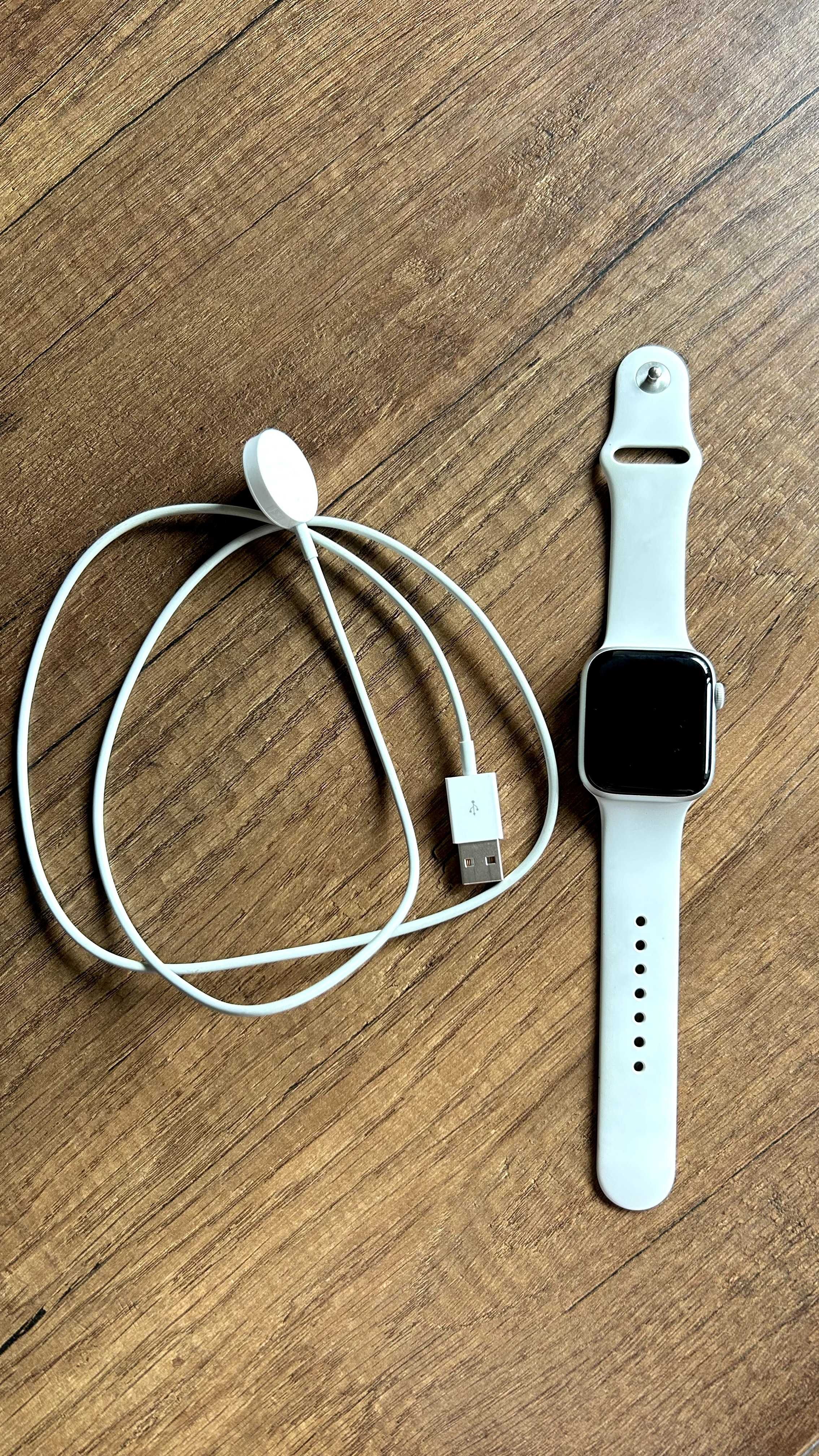 Apple Watch SE 44 mm  Silver