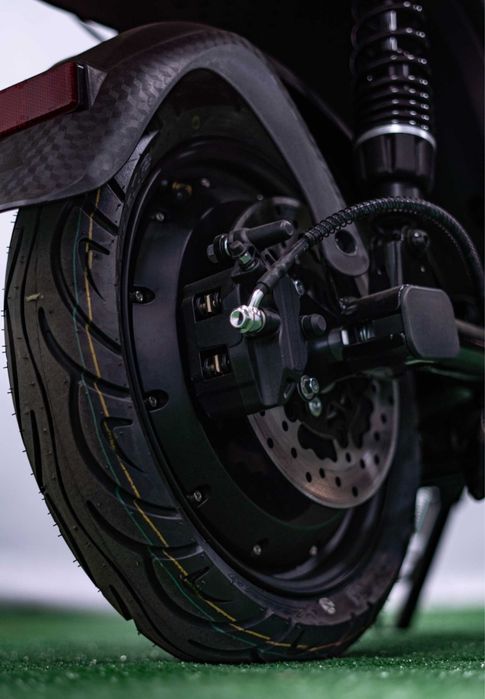 Оренда електроскутерів Aima для доставки Glovo, Bolt