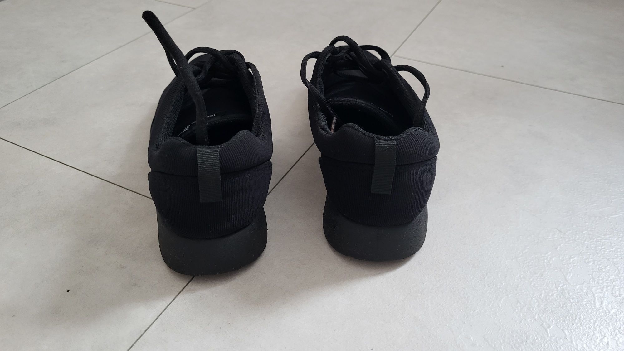 Buty czarne 42 chłopięce