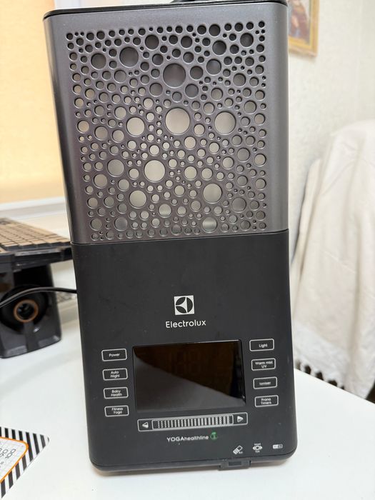 Продам Зволожувач повітря Elecrtolux