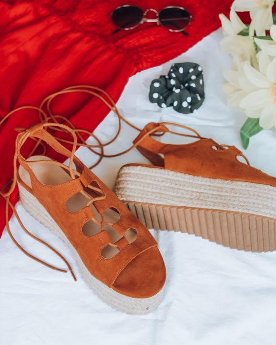 Sandálias de plataforma com cordões - Bershka