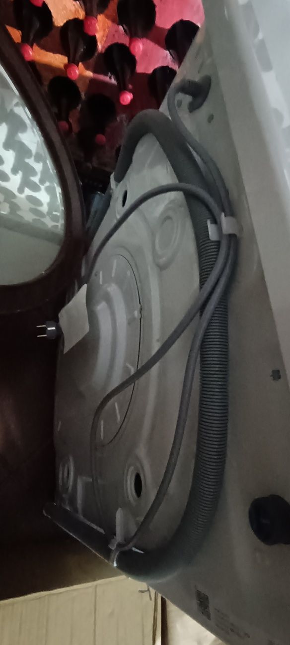 Máquina de lavar e secar roupa Hisense