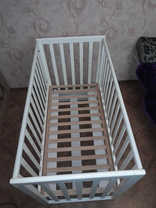 Дитячє ліжко з маятником