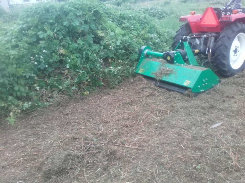 Rekultywacja, koszenie, glebogryzarka, traktor.