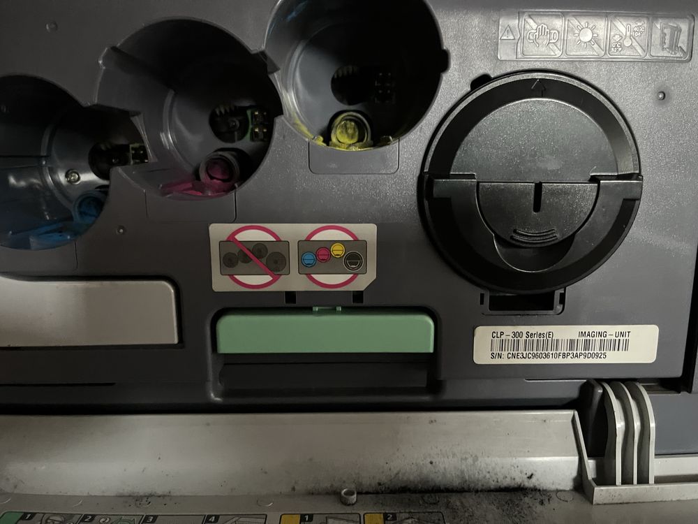 Impressora laser a cores