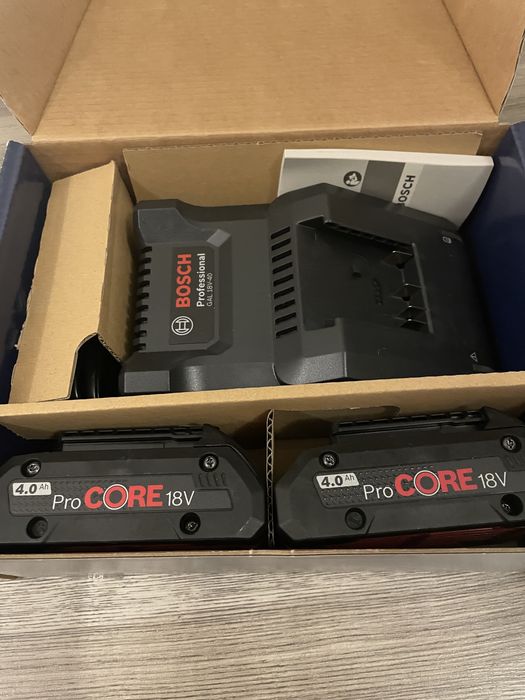 Ładowarka i 2x akumulator