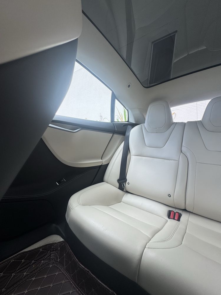 Tesla model S 75d