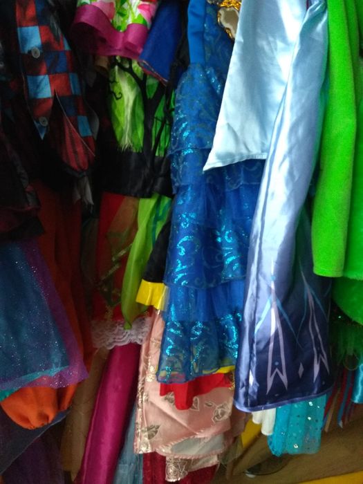 Сукні плаття розпродаж після прокату