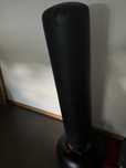 Saco de boxe portátil. Ofereço luvas de boxe