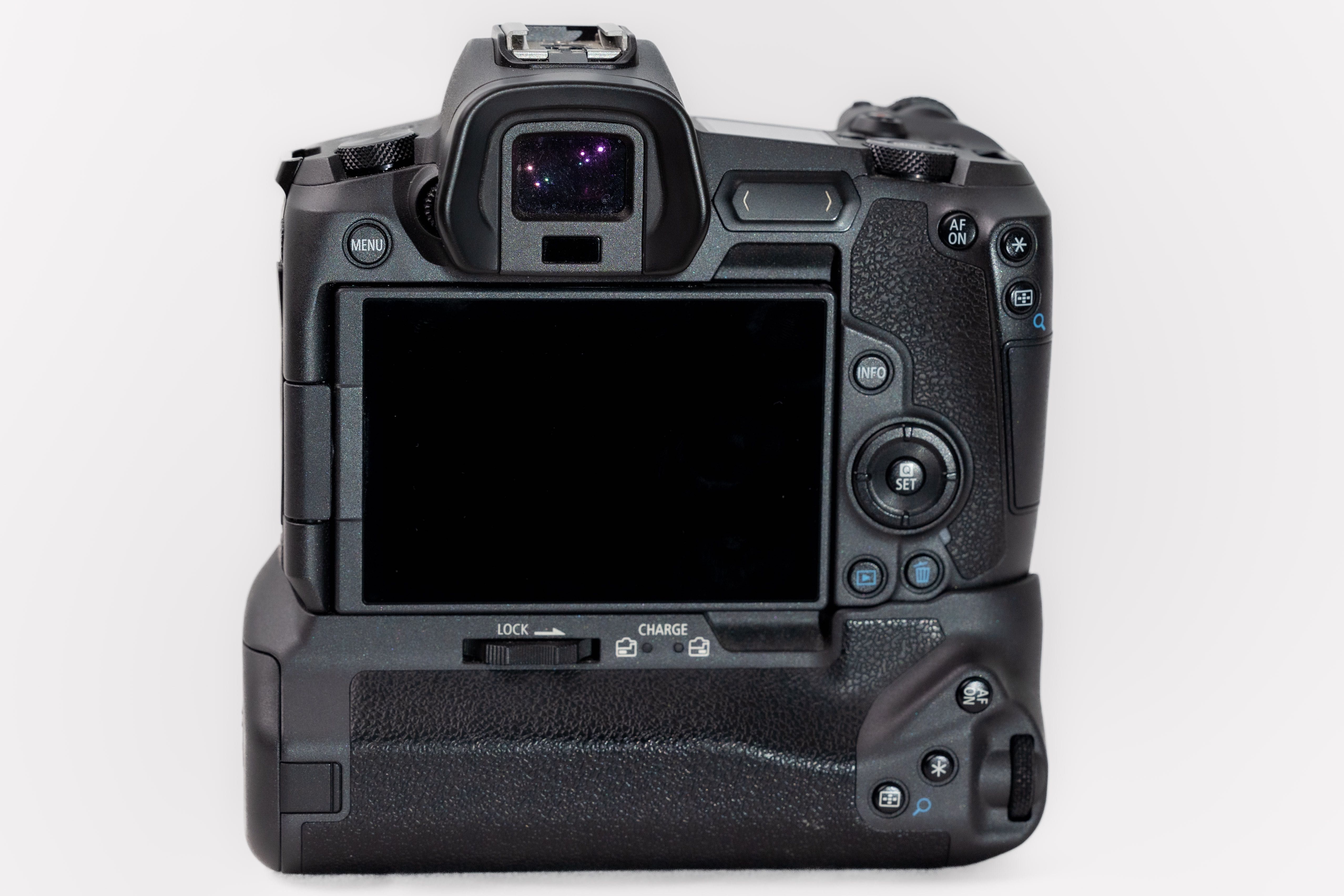 Canon EOS R em óptimo estado, como nova.
com Grip e 3 Baterias