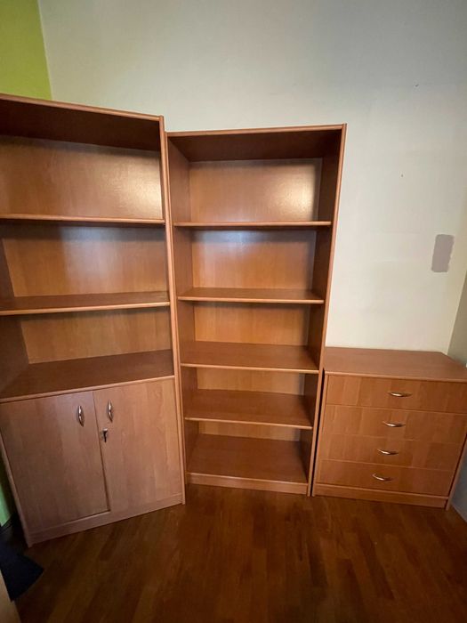 Regały biurowe z komodą