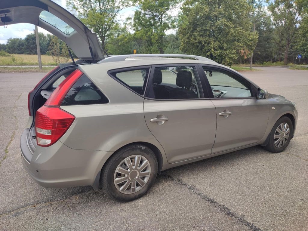Kie Ceed 1.6 CRDI 2009 rok