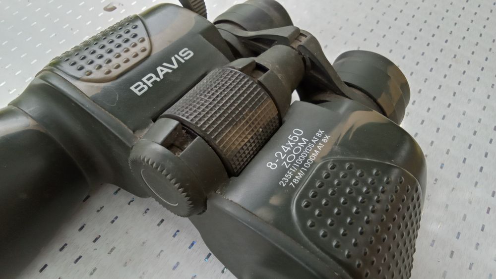 Бинокль BRAVIS 8-24x50 в хорошем состоянии