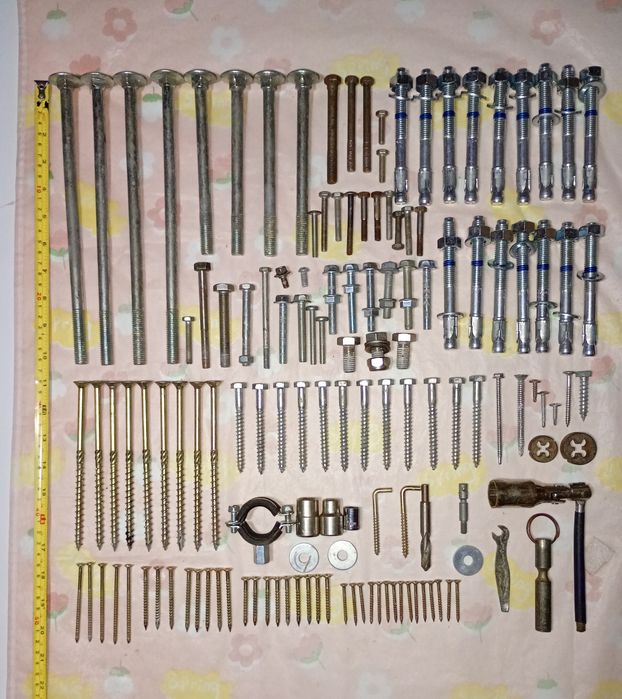 Лот крепежных изделий (б/у)