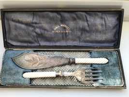 Антикварный набор Вилка и нож для рыбы 19 век Англия, серебро, кость