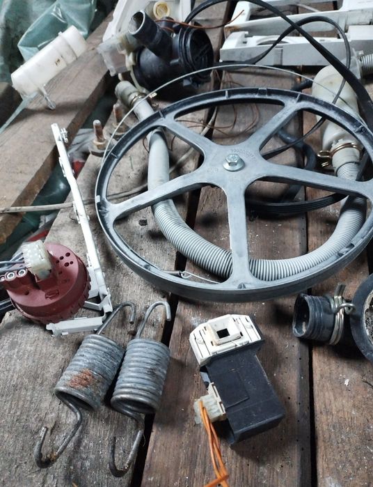 Części zamienne do pralki Bosch WFC 1667 MAXX 4 silence drzwi pasek