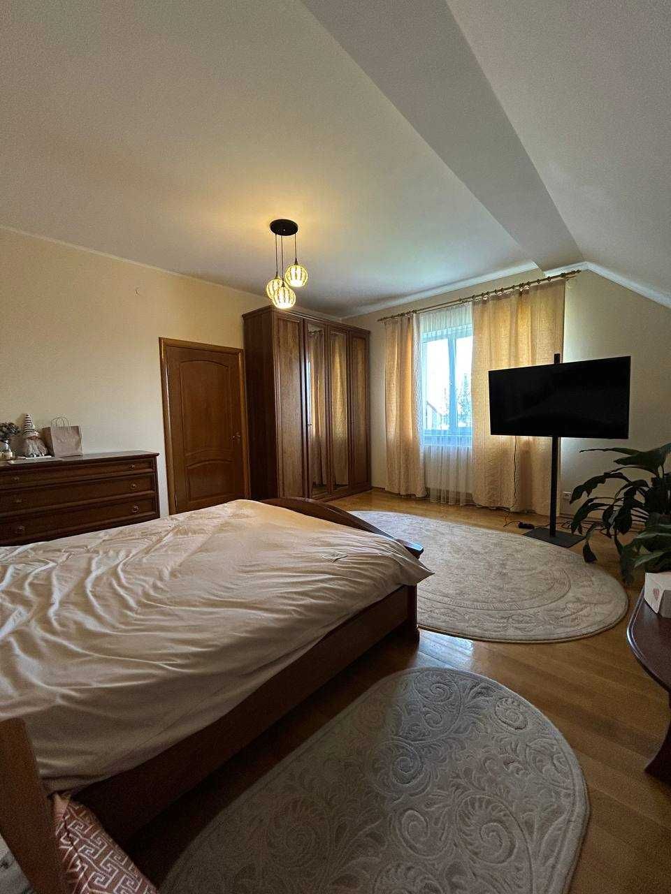 Продаж Будинку Окремого 230 м2, 10 сотих с. Басівка + Гараж 2 авто