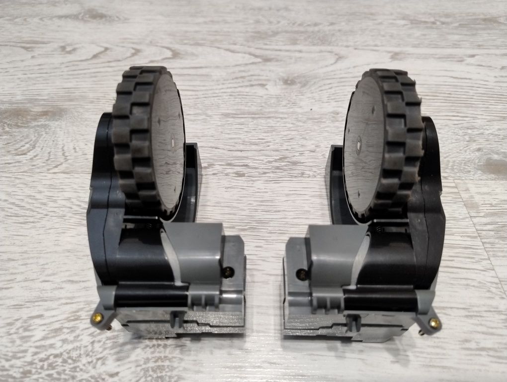 Moduł koła lewego ,L` + Moduł koła prawego ,R` Irobot Roomba 880