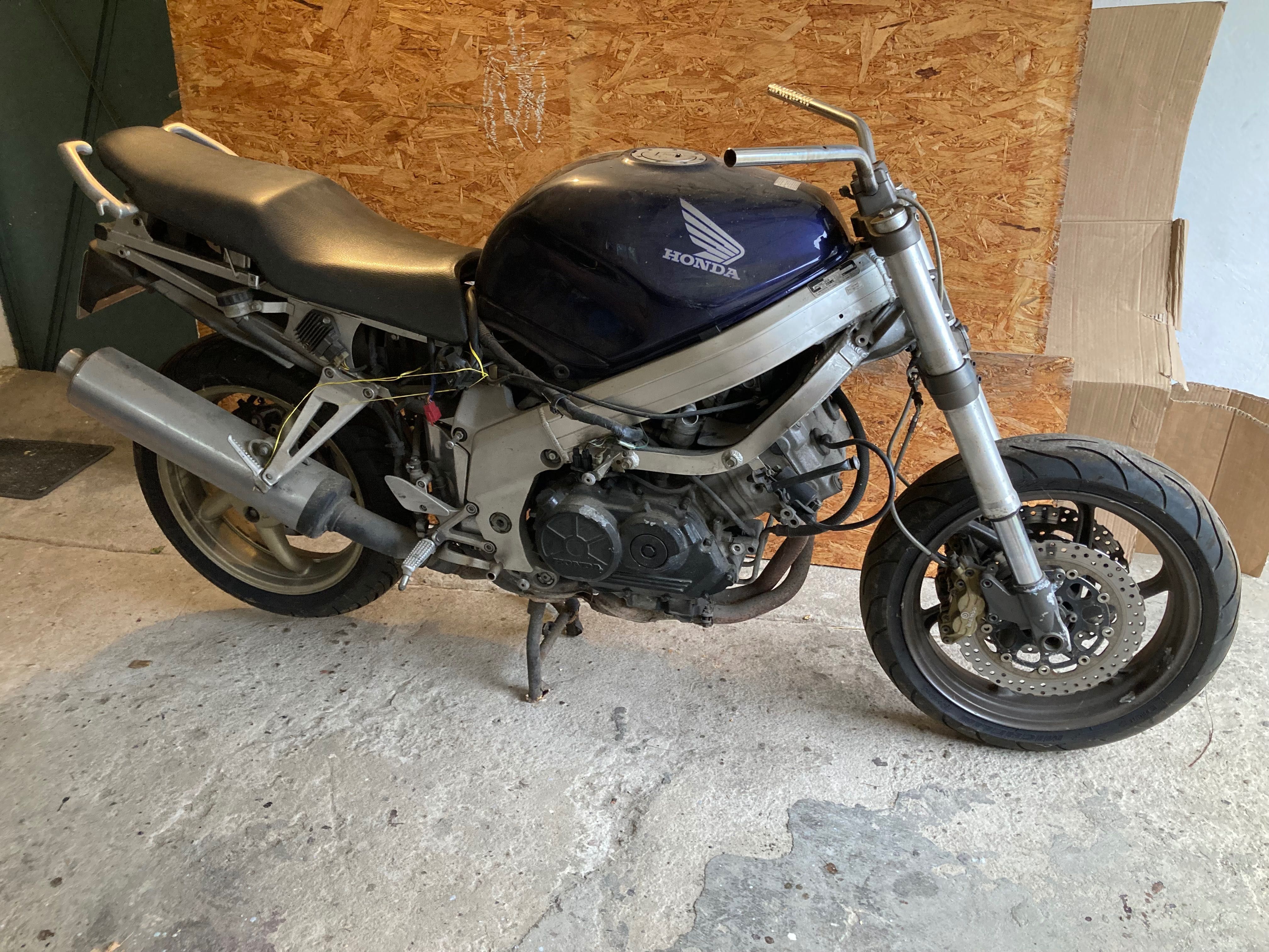 Honda VFR 750F RC36II
